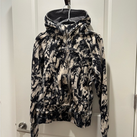 lululemon athletica Jackets & Blazers - Lululemon Black and White Tie-Dye hooded zip-front Sweatshirt sz 10/ M